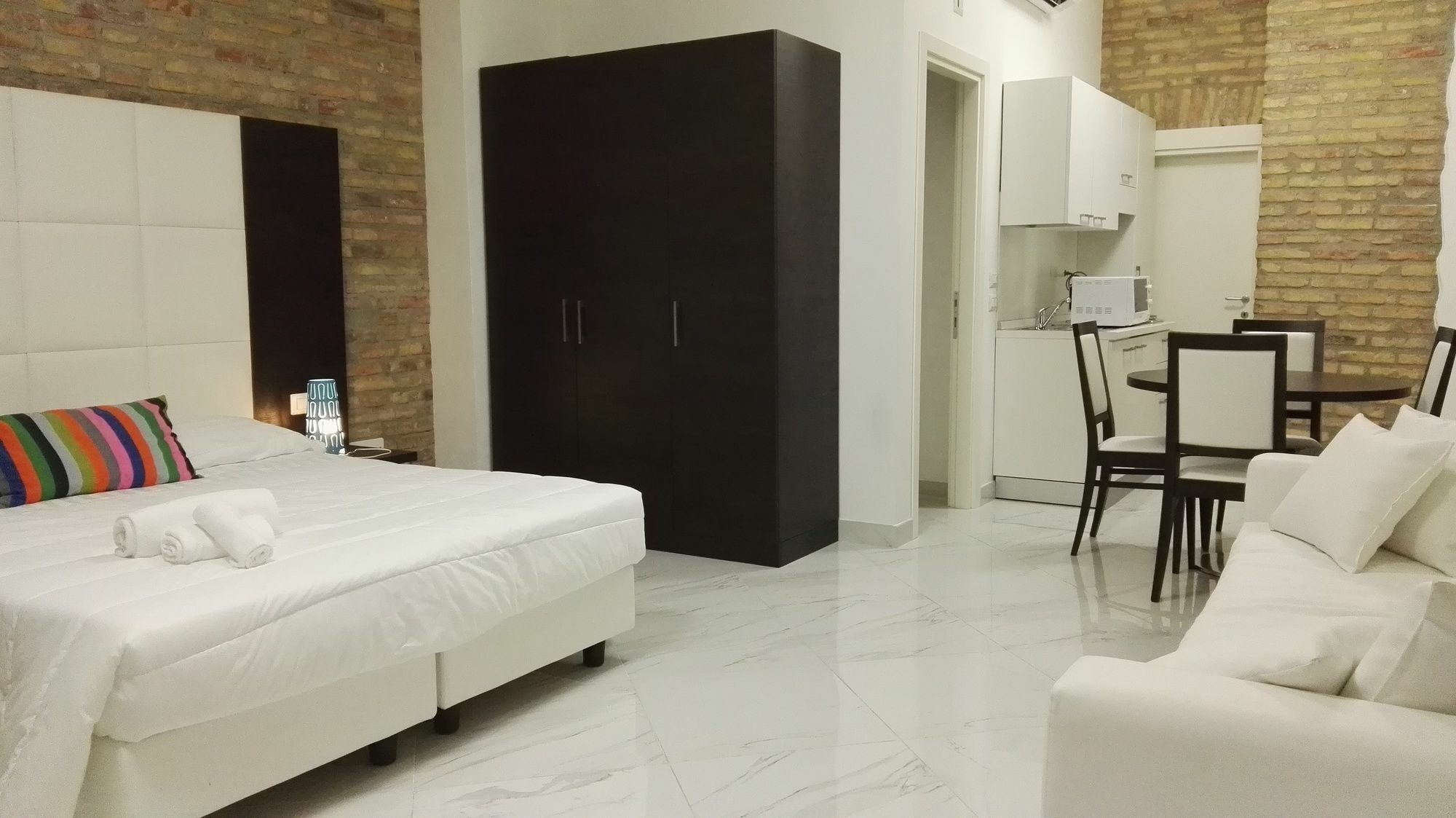 Morin 10 Apartment